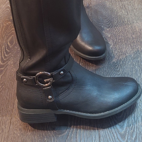 Ladies Guess Boots - Picture 2 of 5